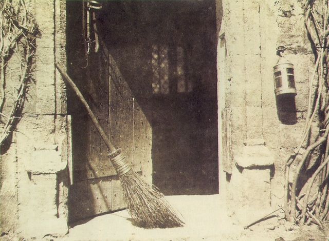 Fox Talbot-La puerta<br /><br /><br /><br /><br />
abierta